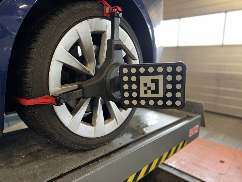 4-hjulsudmåling og sporing 1 Sporing og 4 hjulsudmaaling autel freck autoteknik 20